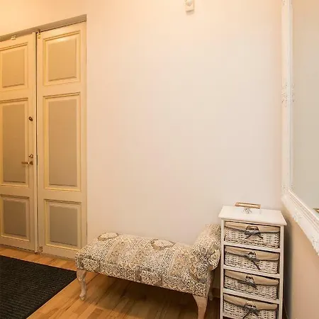 The Hidden Travellers' Old Town Wellstay * Tallinn