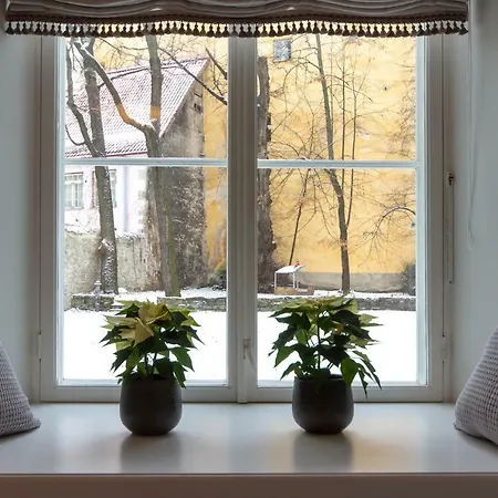 The Hidden Travellers' Old Town Wellstay * Tallinn